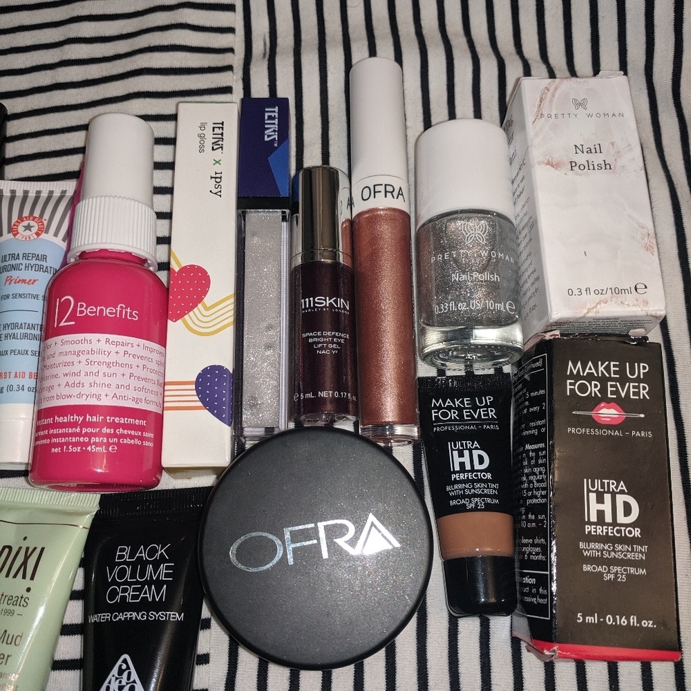 Cosmetics Bundle - Picture 3 of 5